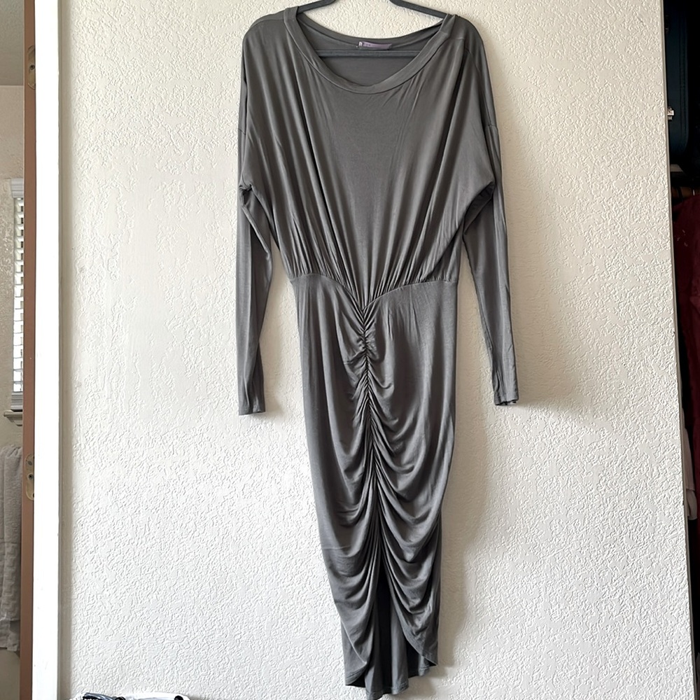 Long sleeved stretchy rouge dress